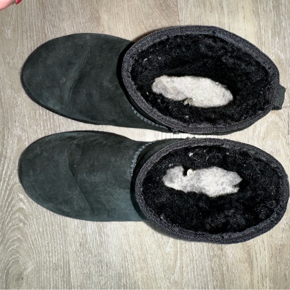 UGG Classic Mini II Boot Black - Picture 2 of 7